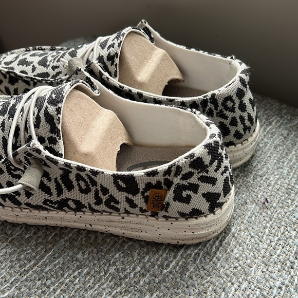 Hey Dude Womens Wendy Slip On Loafer Shoes Grey Cheetah - Picture 5 of 10